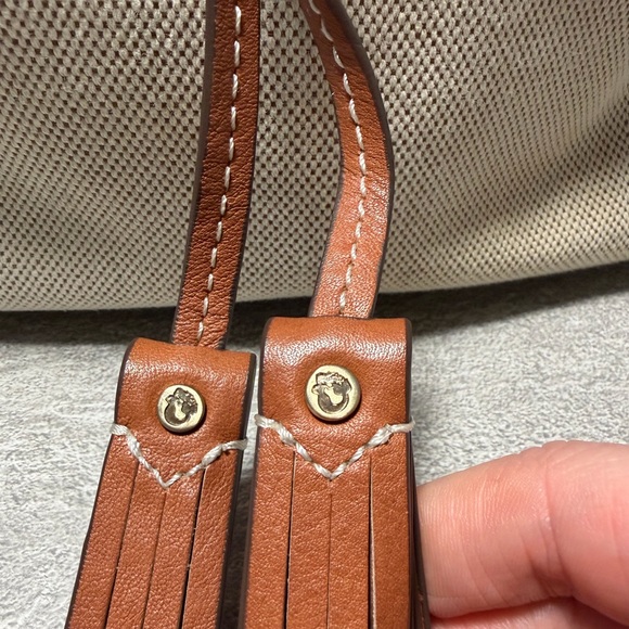 Spartina Vivian Drawstring Woven
Saddle Brown Purse - Picture 5 of 12